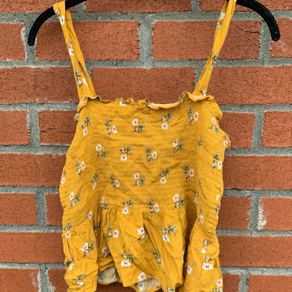 Yellow cropped tank top with flower print